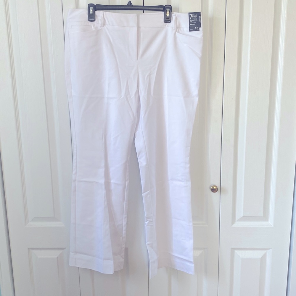 Brand new boot cut white pants, NY&company size 16
